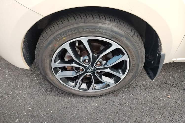 Used Kia Soul 2013 1.6L AT Premium Left Front Wheel Hub