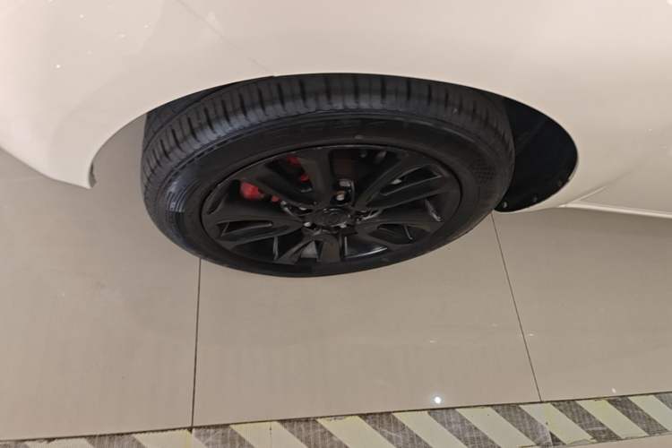 Used Kia Soul 2013 1.6L AT GL Left Front Wheel Hub
