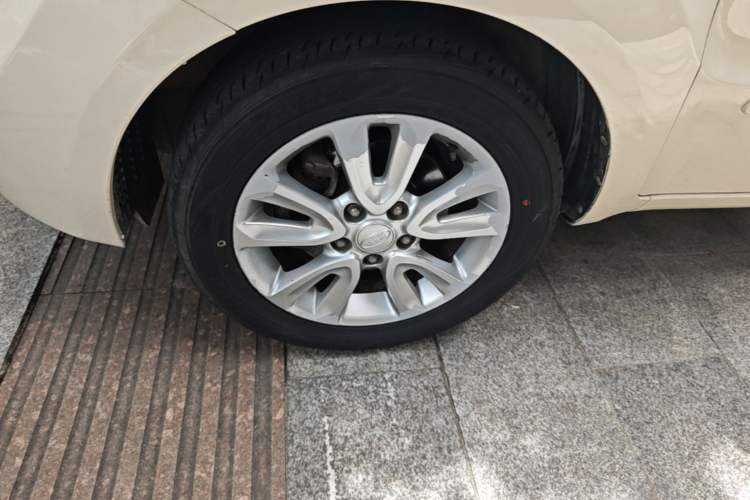 Used Kia Soul 2013 1.6L AT GL Left Front Wheel Hub