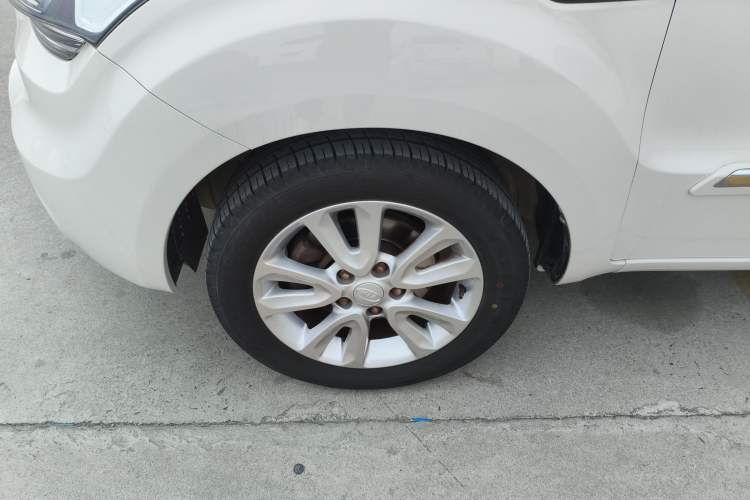 Used Kia Soul 2013 1.6L AT GL Left Front Wheel Hub