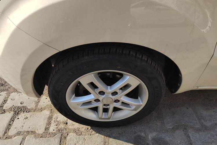 Used Kia Soul 2013 1.6L MT GL Left Front Wheel Hub