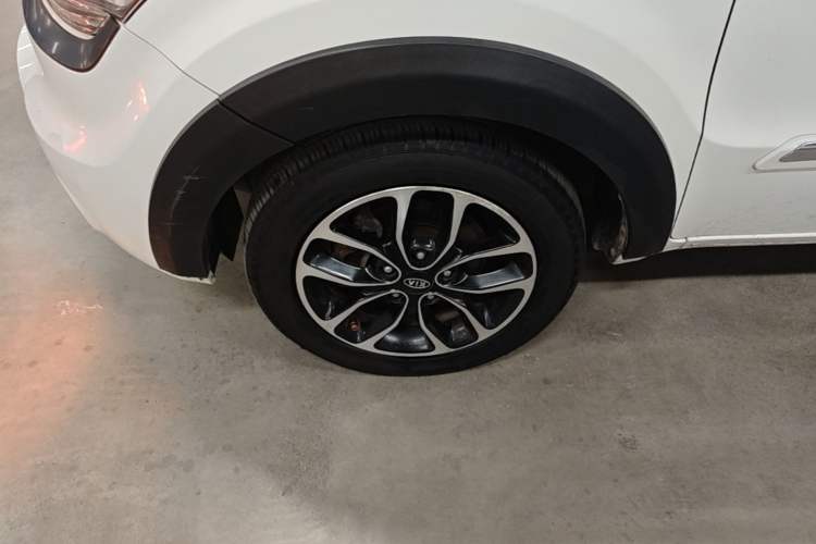 Used Kia Soul 2013 1.6L AT Premium Left Front Wheel Hub