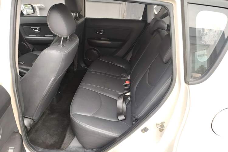 Used Kia Soul 2013 1.6L AT Premium Left Rear Seat