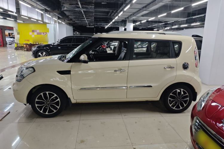 Used Kia Soul 2013 1.6L AT Premium Left Side