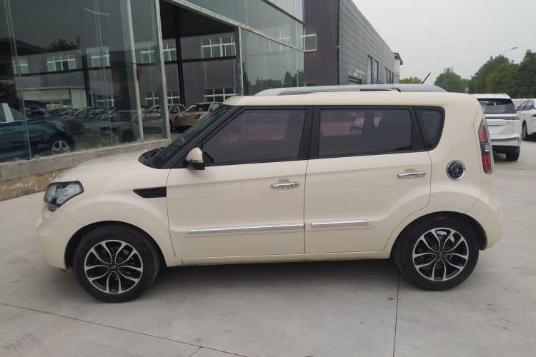 Used Kia Soul 2013 1.6L AT Premium Left Side