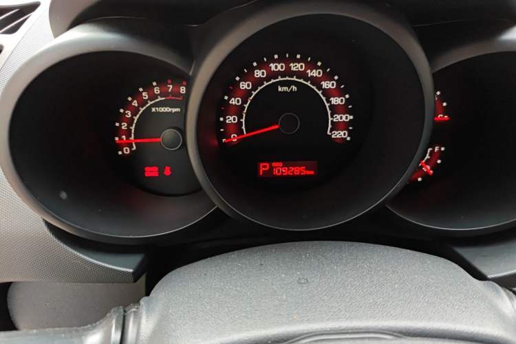 Used Kia Soul 2013 1.6L AT GL Odometer Close Up
