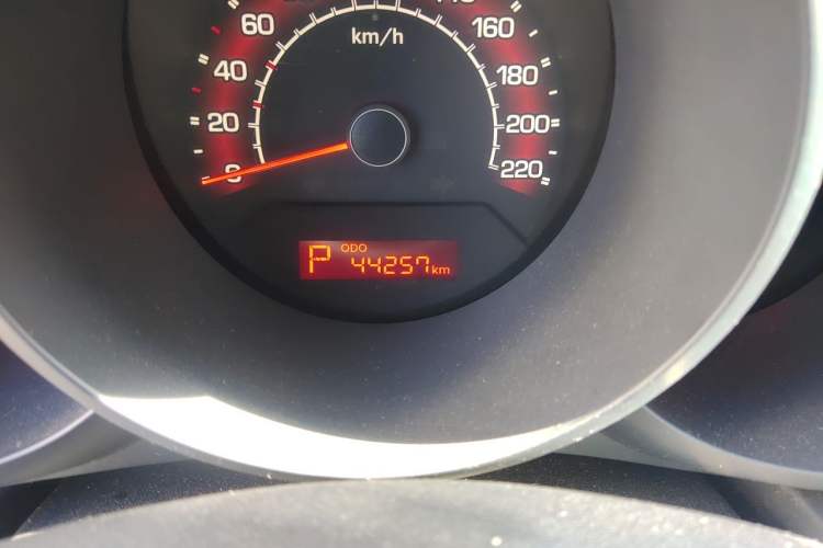 Used Kia Soul 2013 1.6L AT GL Odometer Close Up