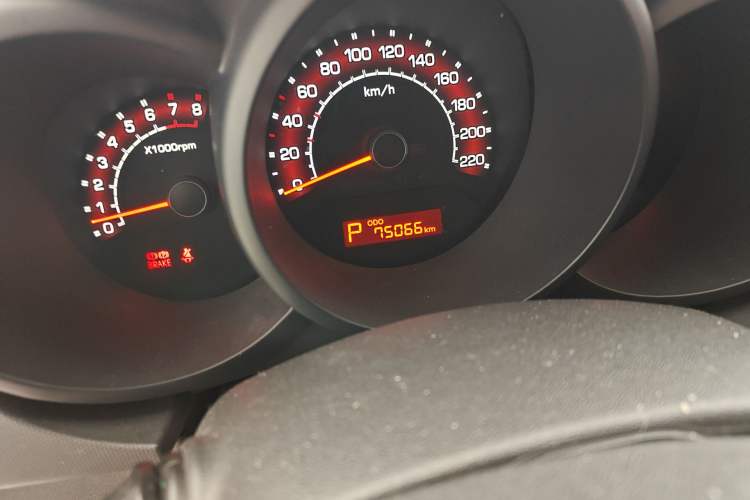 Used Kia Soul 2013 1.6L AT GL Odometer Close Up