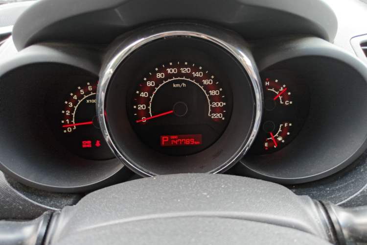 Used Kia Soul 2013 1.6L AT Premium Odometer Close Up