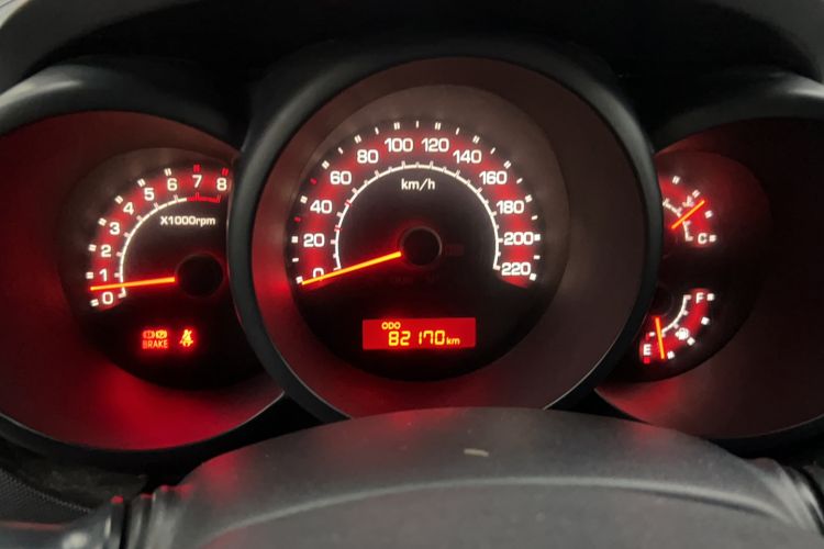 Used Kia Soul 2013 1.6L MT GL Odometer Close Up