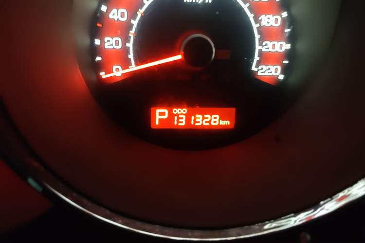 Used Kia Soul 2013 1.6L AT Premium Odometer Close Up