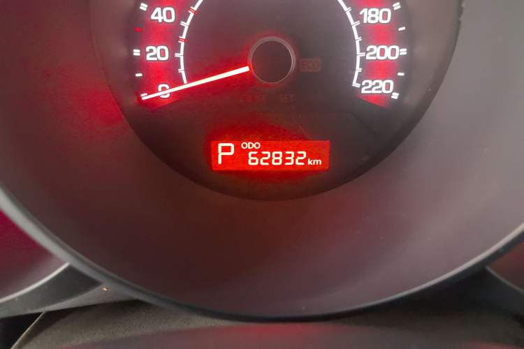 Used Kia Soul 2013 1.6L AT GL Odometer Close Up