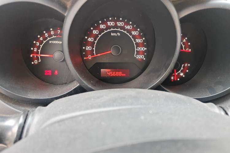 Used Kia Soul 2013 1.6L MT GL Odometer Close Up