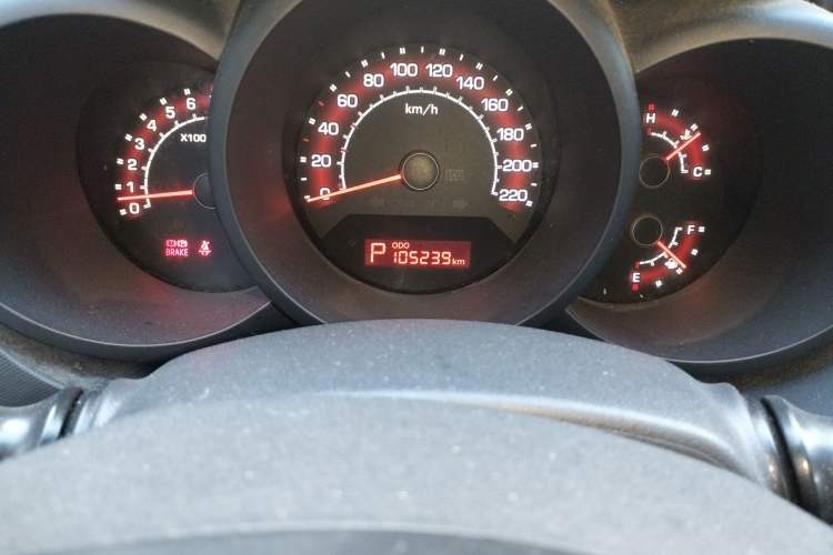 Used Kia Soul 2013 1.6L AT GL Odometer Close Up