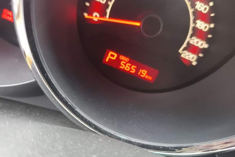 Used Kia Soul 2013 1.6L AT Premium Odometer Close Up