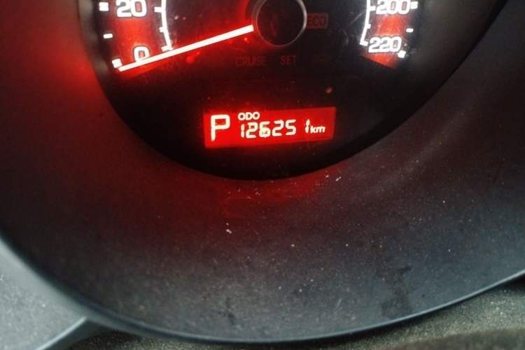 Used Kia Soul 2013 1.6L AT GL Odometer Close Up
