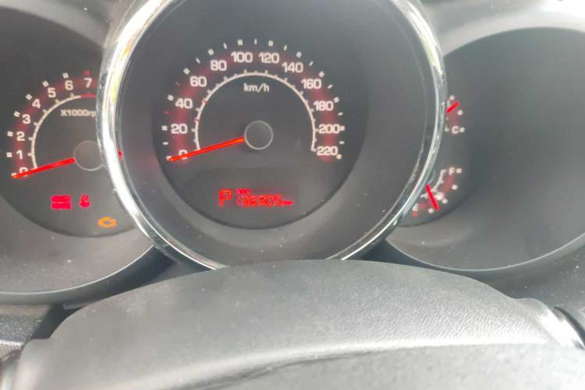 Used Kia Soul 2013 1.6L AT Premium Odometer Close Up