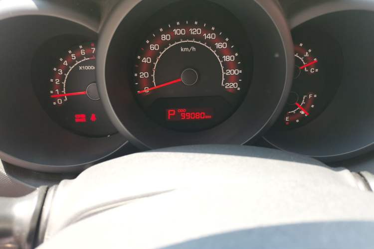 Used Kia Soul 2013 1.6L AT GL Odometer Close Up