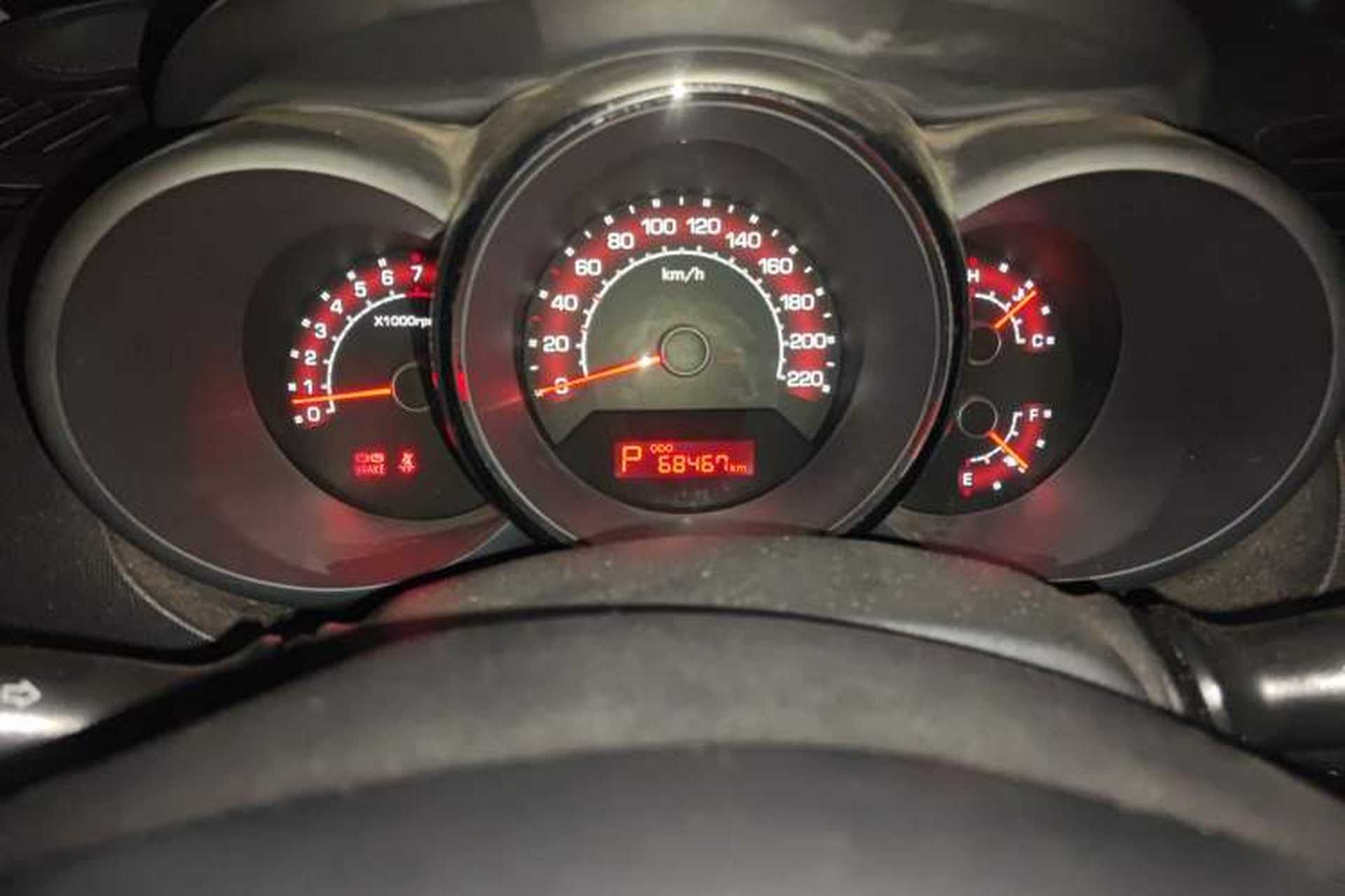 Used Kia Soul 2013 1.6L AT Premium Odometer Close Up