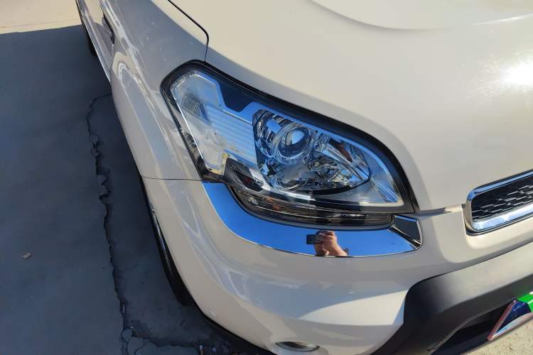 Used Kia Soul 2013 1.6L AT GL Right Front Headlight