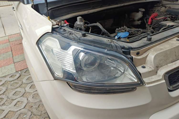 Used Kia Soul 2013 1.6L AT GL Right Front Headlight