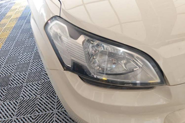 Used Kia Soul 2013 1.6L AT GL Right Front Headlight