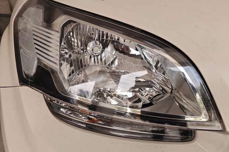 Used Kia Soul 2013 1.6L AT GL Right Front Headlight
