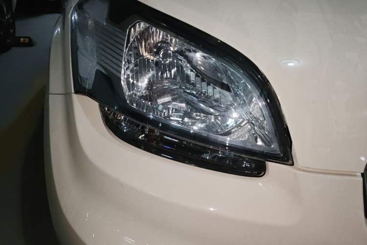 Used Kia Soul 2013 1.6L AT Premium Right Front Headlight