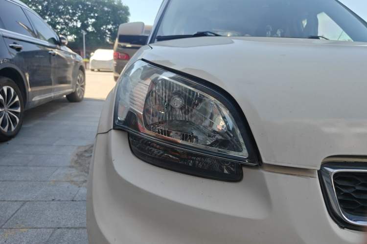 Used Kia Soul 2013 1.6L AT GL Right Front Headlight