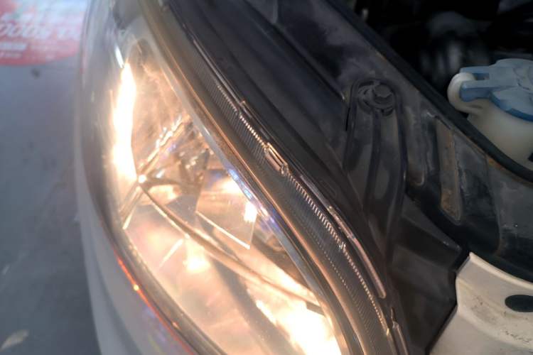 Used Kia Soul 2013 1.6L AT GL Right Front Headlight