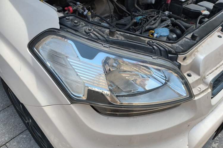 Used Kia Soul 2013 1.6L AT Premium Right Front Headlight