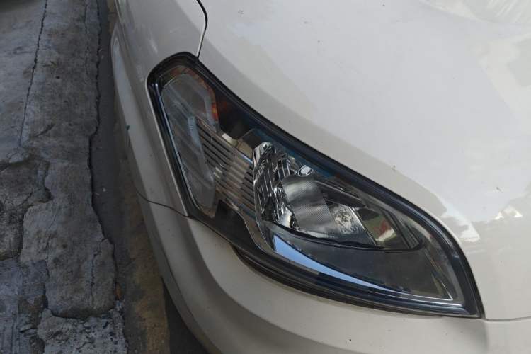 Used Kia Soul 2013 1.6L AT Premium Right Front Headlight