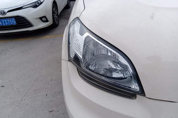 Used Kia Soul 2013 1.6L AT Premium Right Front Headlight