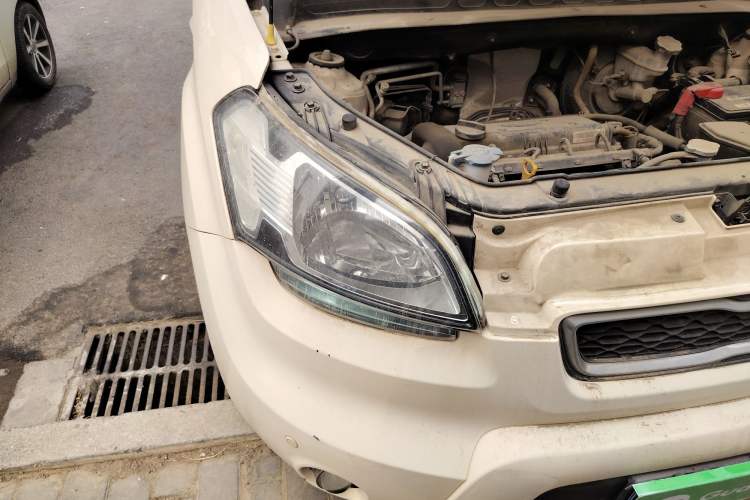 Used Kia Soul 2013 1.6L AT GL Right Front Headlight