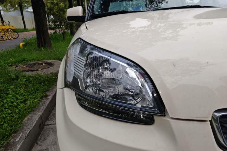 Used Kia Soul 2013 1.6L AT GL Right Front Headlight