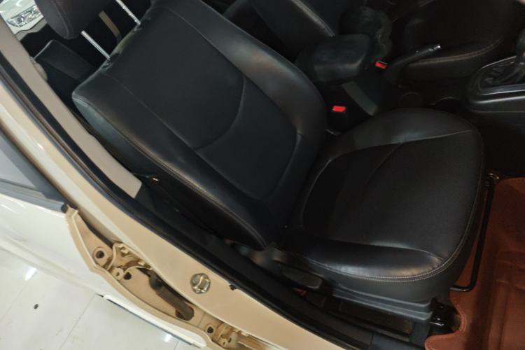 Used Kia Soul 2013 1.6L AT Premium Right Front Seat