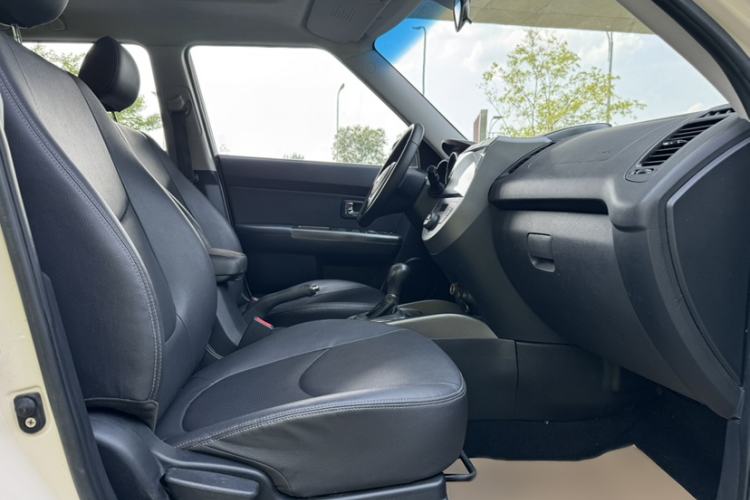 Used Kia Soul 2013 1.6L AT Premium Right Front Seat