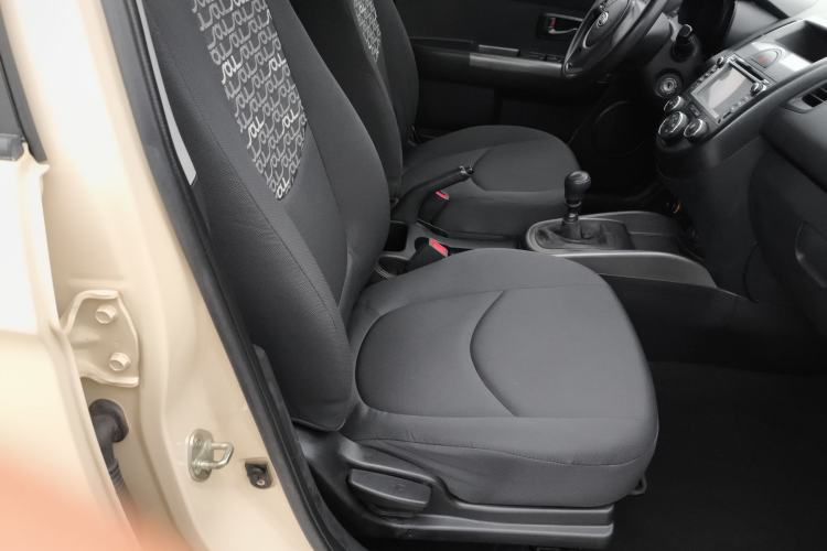 Used Kia Soul 2013 1.6L MT GL Right Front Seat