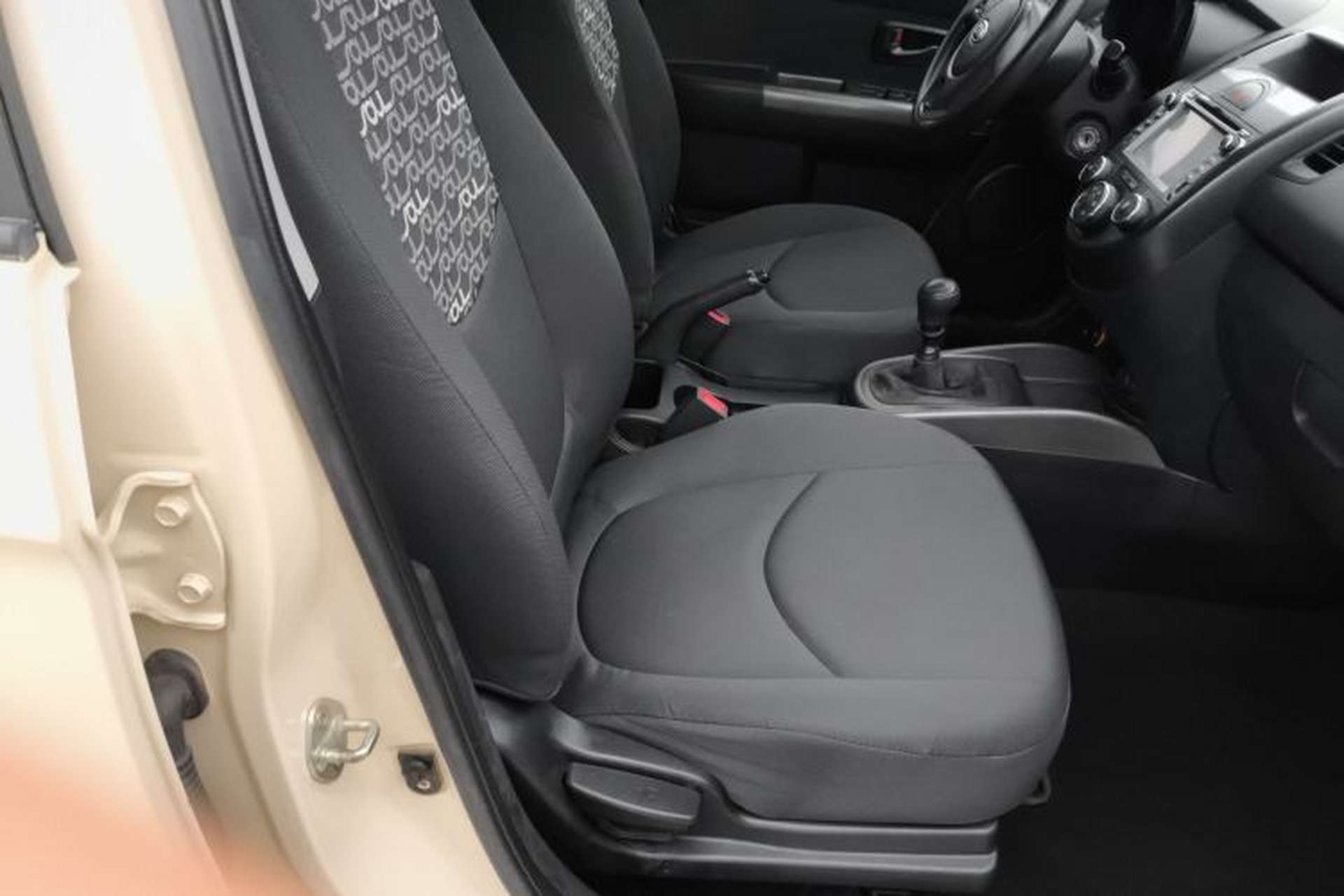Used Kia Soul 2013 1.6L MT GL Right Front Seat