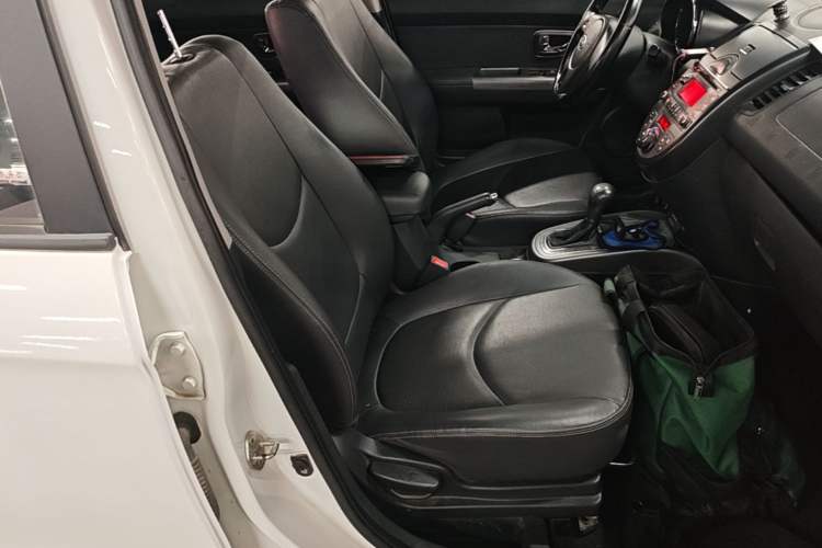 Used Kia Soul 2013 1.6L AT Premium Right Front Seat