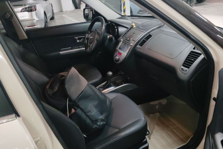 Used Kia Soul 2013 1.6L AT Premium Right Front Seat