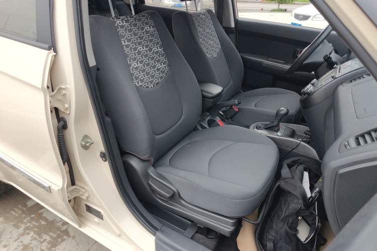 Used Kia Soul 2013 1.6L AT GL Right Front Seat