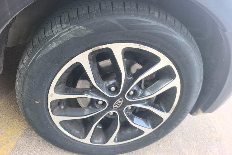 Used Kia Soul 2013 1.6L AT Premium Right Front Wheel Hub