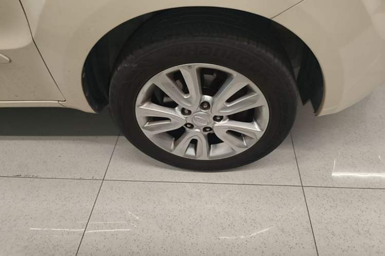 Used Kia Soul 2013 1.6L AT GL Right Front Wheel Hub