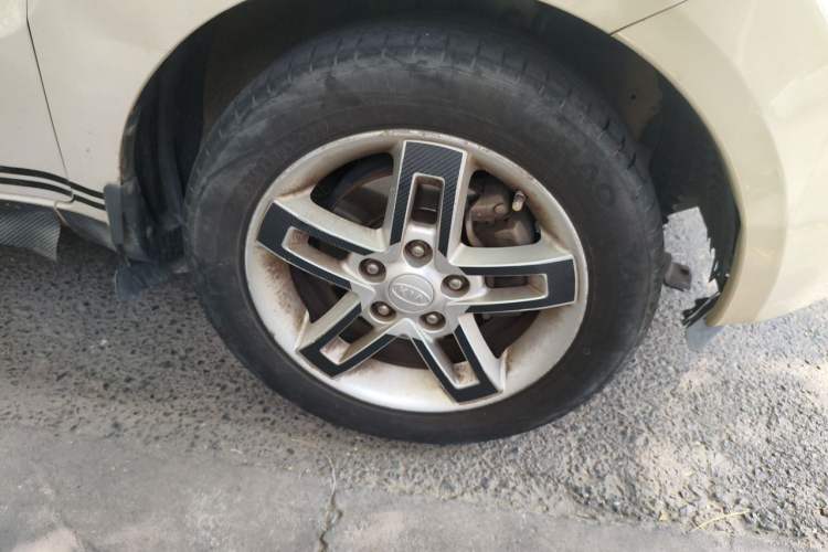 Used Kia Soul 2013 1.6L MT GL Right Front Wheel Hub