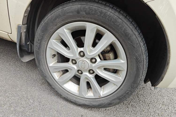 Used Kia Soul 2013 1.6L AT GL Right Front Wheel Hub