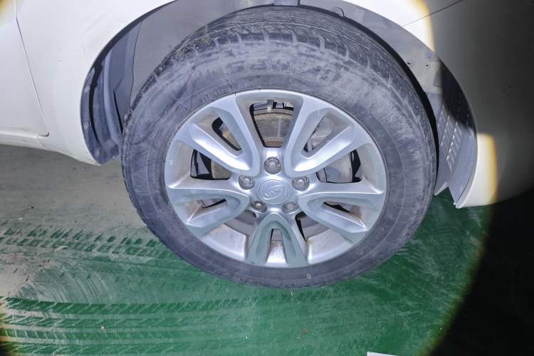 Used Kia Soul 2013 1.6L AT GL Right Front Wheel Hub