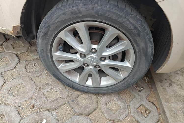 Used Kia Soul 2013 1.6L AT GL Right Front Wheel Hub