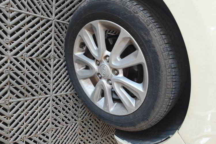 Used Kia Soul 2013 1.6L AT GL Right Front Wheel Hub