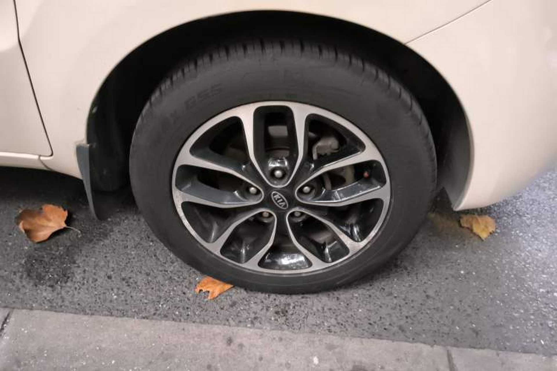 Used Kia Soul 2013 1.6L AT Premium Right Front Wheel Hub